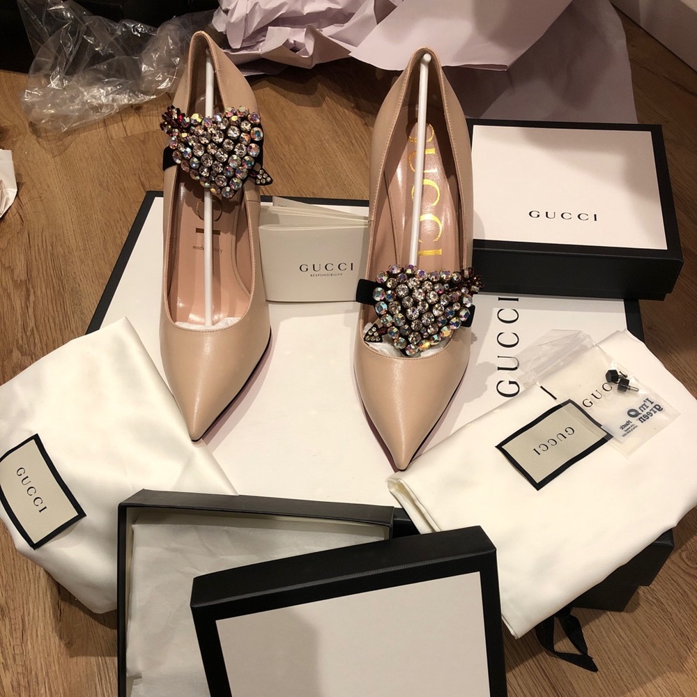 Gucci Málaga kid pumps with cristal heart !!
